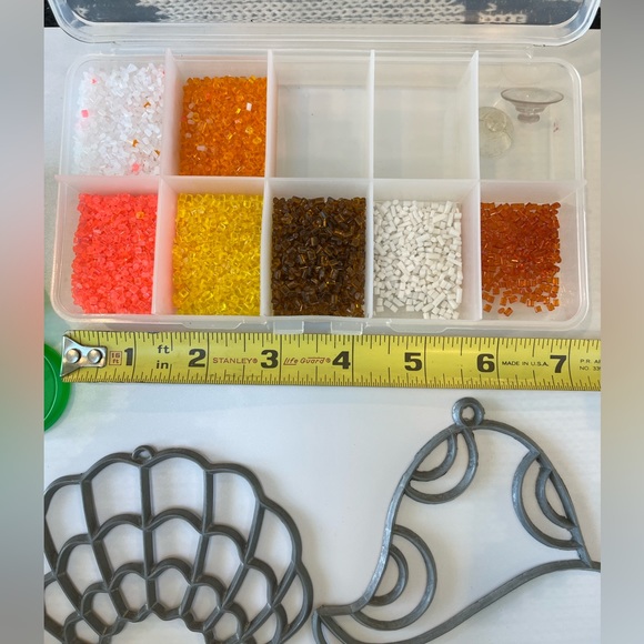 VTG Makit and Bakit Mushroom Shell and Plastic Cooking Crystals - Picture 2 of 6